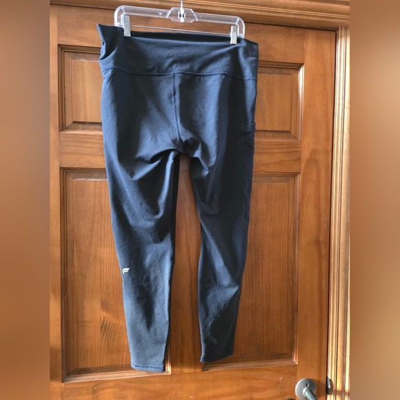 Fabletics On-The-Go High Waisted Black Leggings XXL - Picture 3 of 5